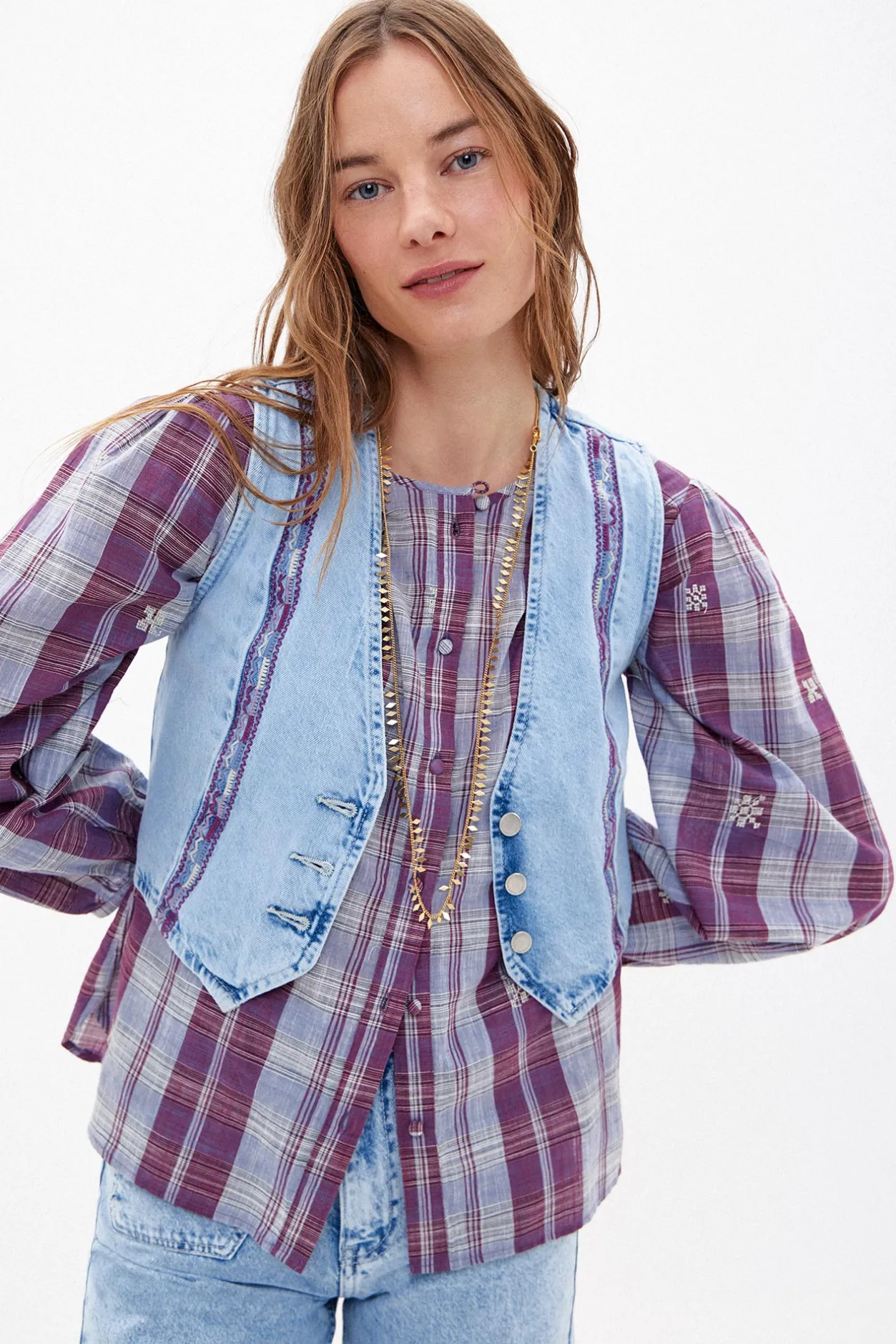 carina_chaleco_vaquero_bo_0.webp Shop Carina. Chaleco vaquero bordado Mujer Chalecos