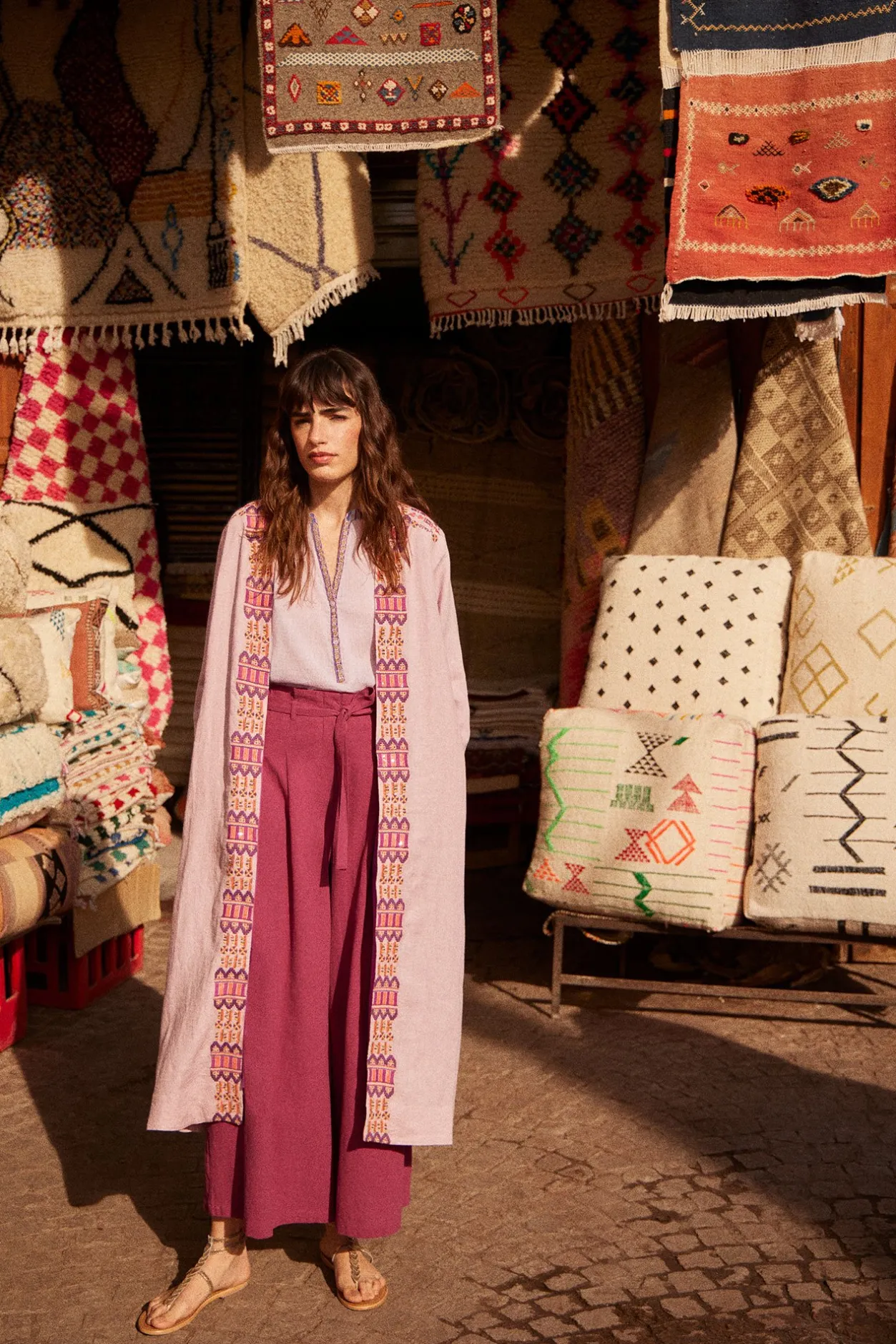 carmela_kimono_largo_de_l_0.webp Flash Sale Carmela. Kimono largo de lino bordado Mujer Vestidos Y Monos | Abrigos Y Chaquetas