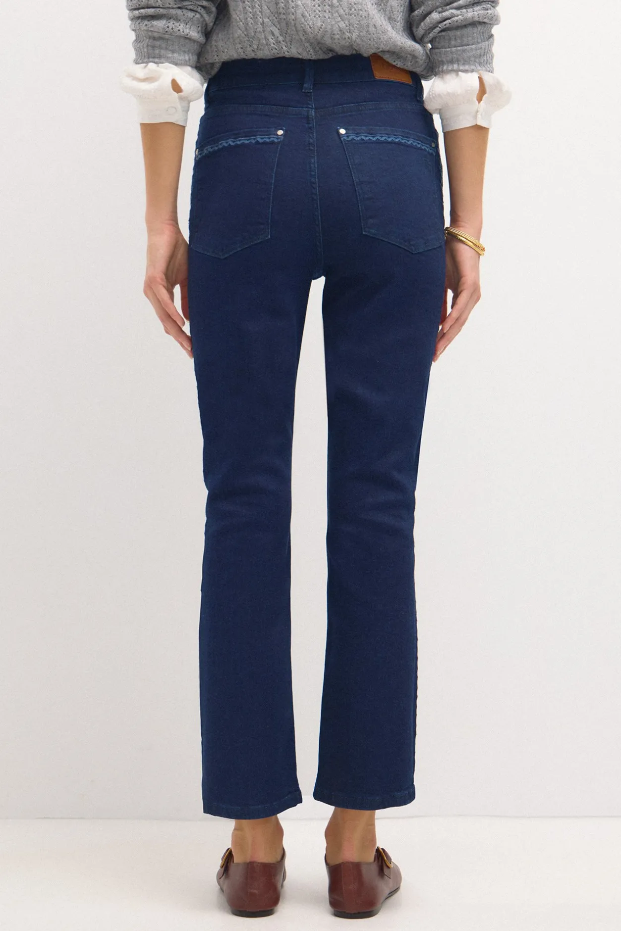 ofira_jeans_con_corte_de__4.webp Outlet Ofira. Jeans con corte de bota Mujer Jeans | Pantalones