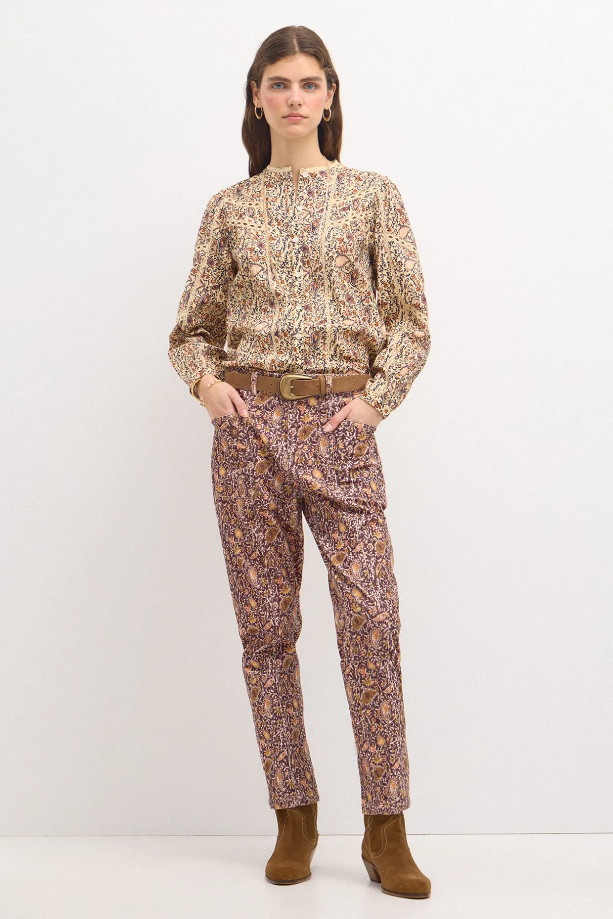 pa_pantaln_de_pana_estamp_4.webp Sale Pía. Pantalón de pana estampado Mujer Pantalones