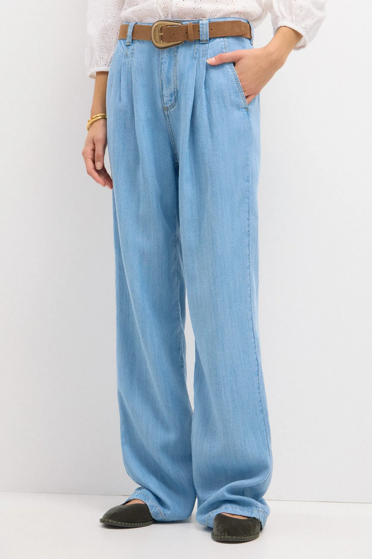 paz_pantaln_fluido_vaquer_1.webp Fashion Paz. Pantalón fluido vaquero Mujer Jeans | Pantalones