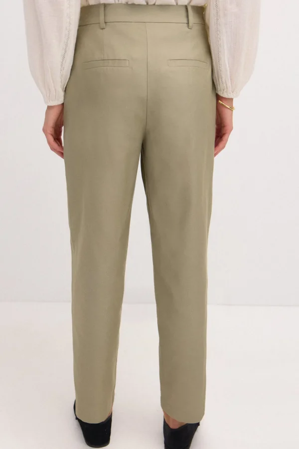 Cheap Peggy. Pantalón estilo jogger Mujer Pantalones