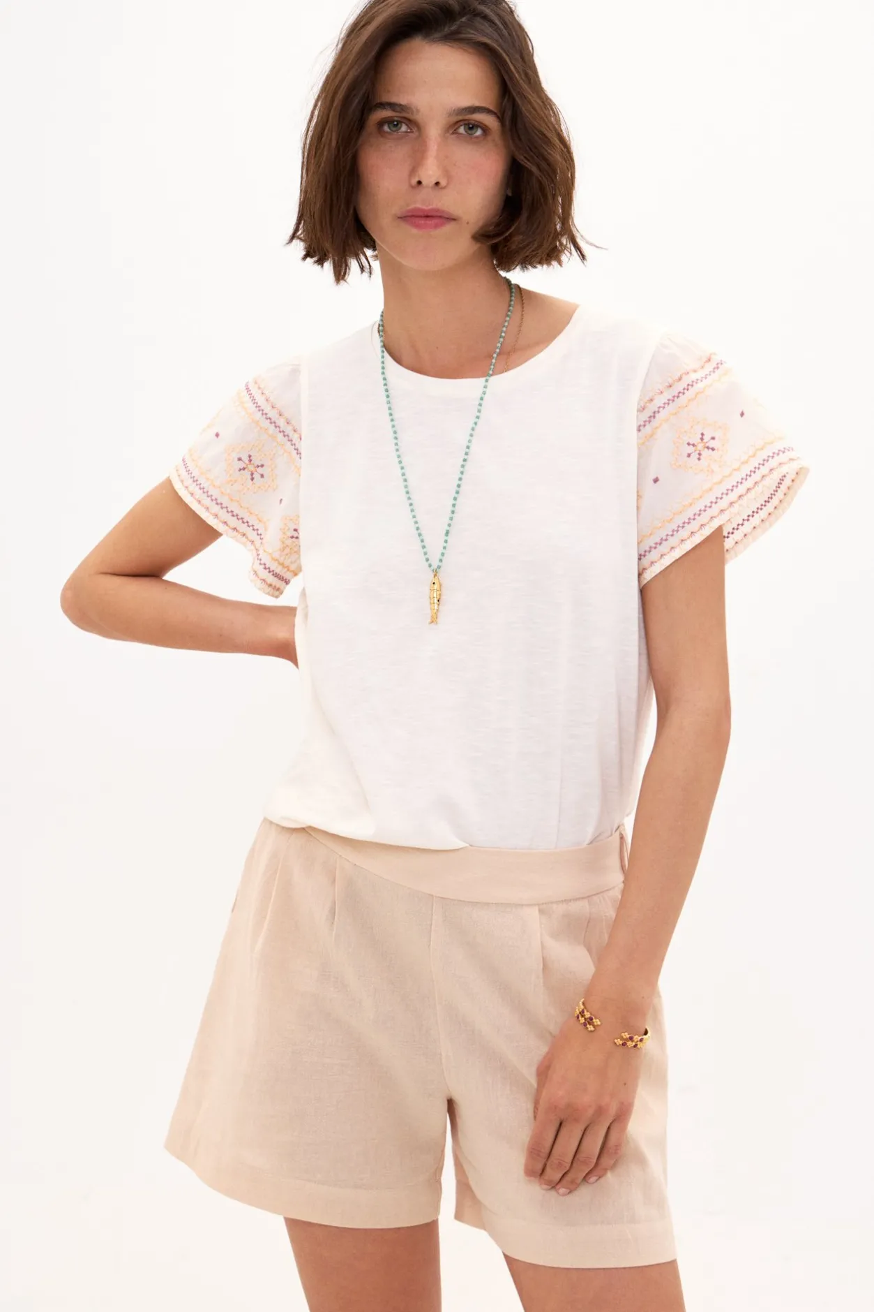 taylor_camiseta_de_algodn_0-2.webp Store Taylor. Camiseta de algodón con bordados Mujer Camisetas Y Tops
