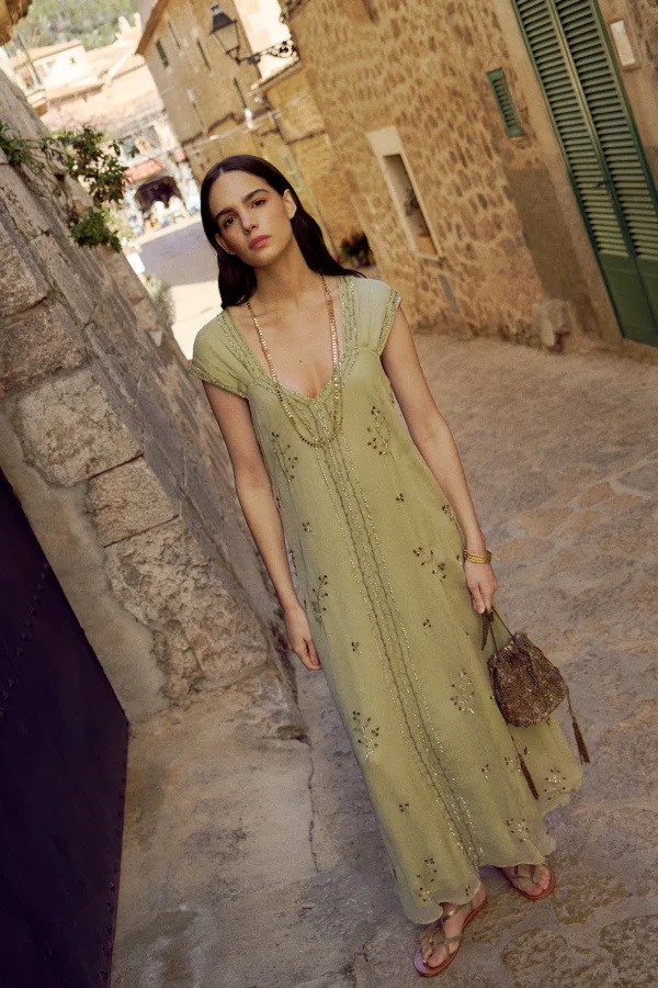 Hot Valvanera. Vestido bordado. Mujer Vestidos Y Monos